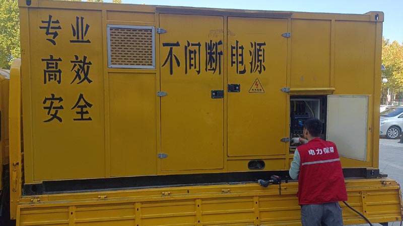 南皮柴油发电机组和UPS电源配合使用时，如何避免切换过程中的电力中断？